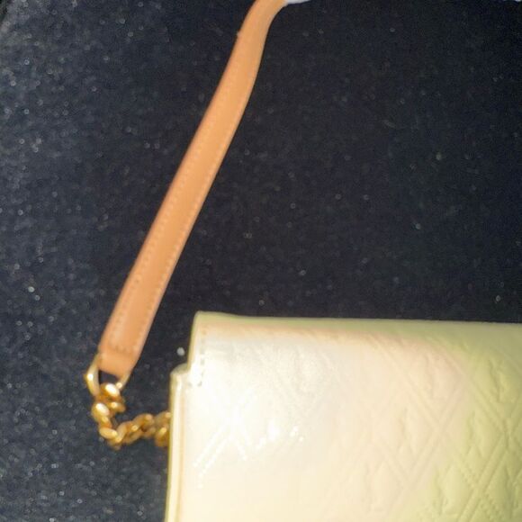 Brand new women’s Saint Laurent yellow Shoulder Bags with box and dustbag - Picture 10 of 11